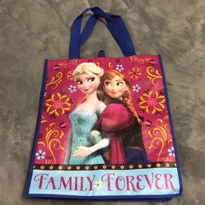 Elsa and Anna sisters bag from Frozen 🌬